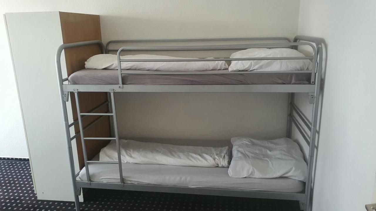 Hostel Isas *